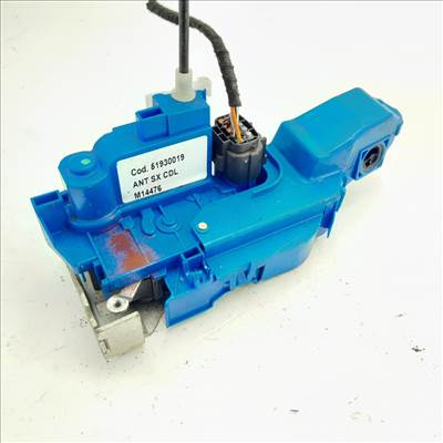 Fiat 500L bal első ajtózár 51930019