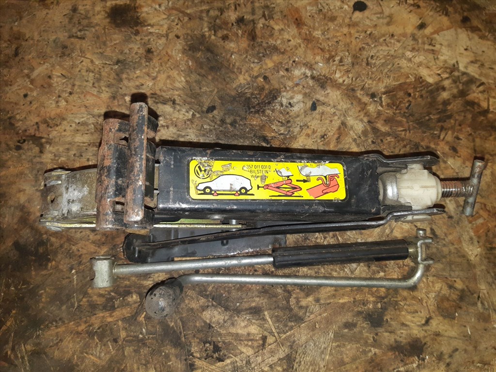 Volkswagen Passat B3 Emelő 357 011 031 D 1. kép