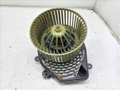 AUDI A4 (8D2/ B5) 1.6 Fűtőmotor (Klímás) #16170# 8D1820021