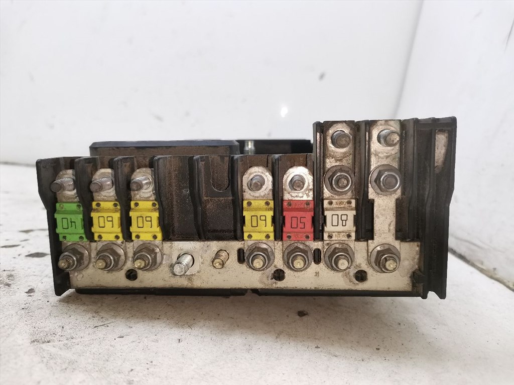 VW PASSAT Variant VI (3C5) 2.0 TDI 16V Biztosítéktábla Motortér #29940# 3C0937125 5. kép