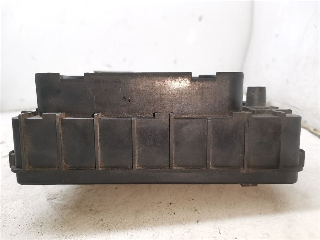 VW PASSAT Variant VI (3C5) 2.0 TDI 16V Biztosítéktábla Motortér #29940# 3C0937125 6. kép