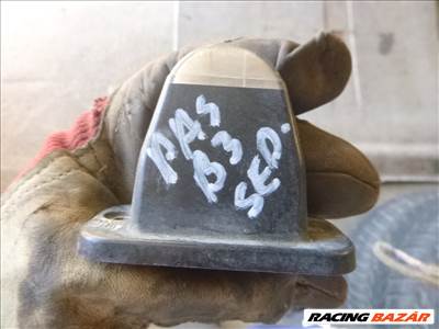 Volkswagen Passat B3 sedan rendszám lámpa foglalattal 