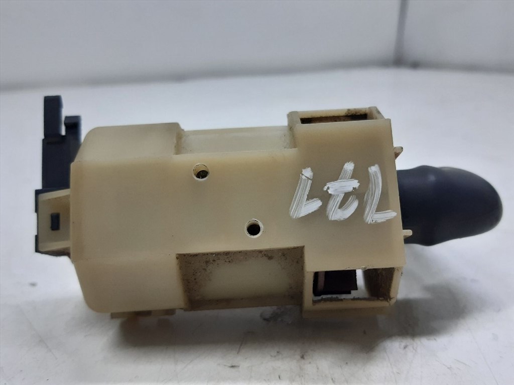 AUDI A4 (8D2/ B5) 1.6 Kesztyűtartó Hűtő Cső #16171# 8D0820547 5. kép