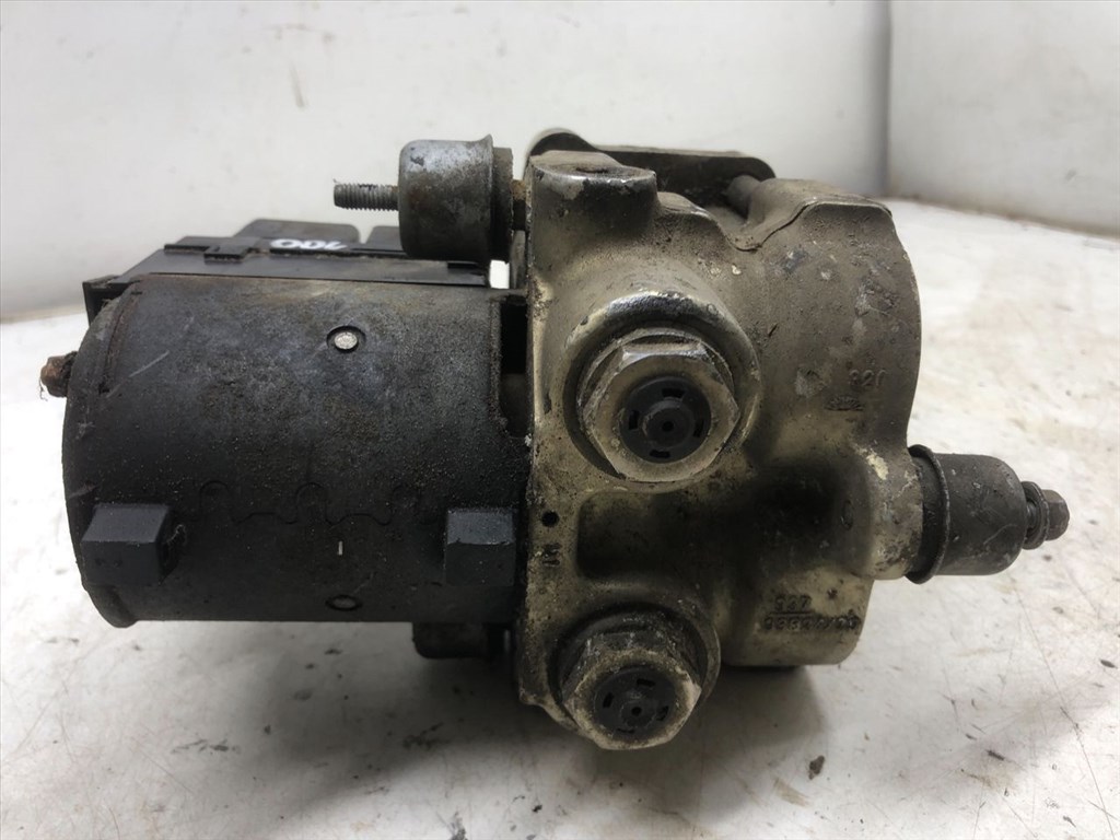 AUDI 100 IV (4A/ C4) 2.3 E ABS Kocka #19325# 8. kép