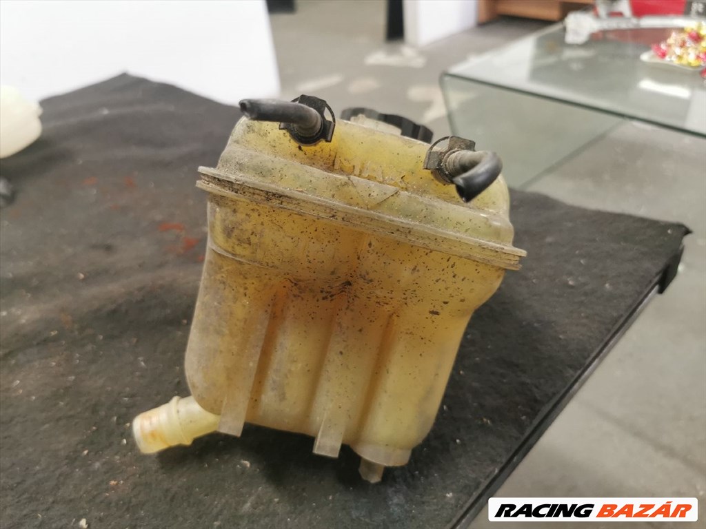 Citroën C5 II Tourer HDi 110 FAP Kiegyenlítő Tartály  2. kép