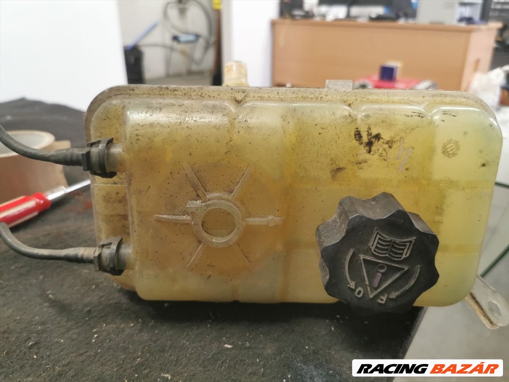 Citroën C5 II Tourer HDi 110 FAP Kiegyenlítő Tartály  1. kép