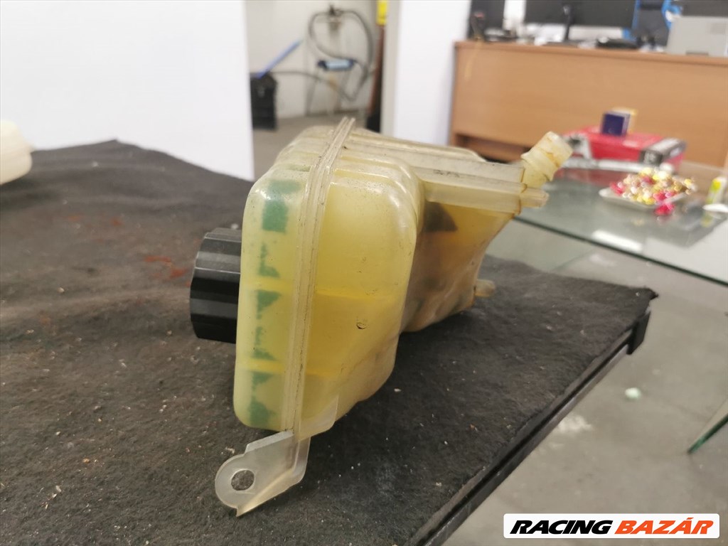 Citroën C5 II Tourer HDi 110 FAP Kiegyenlítő Tartály  3. kép