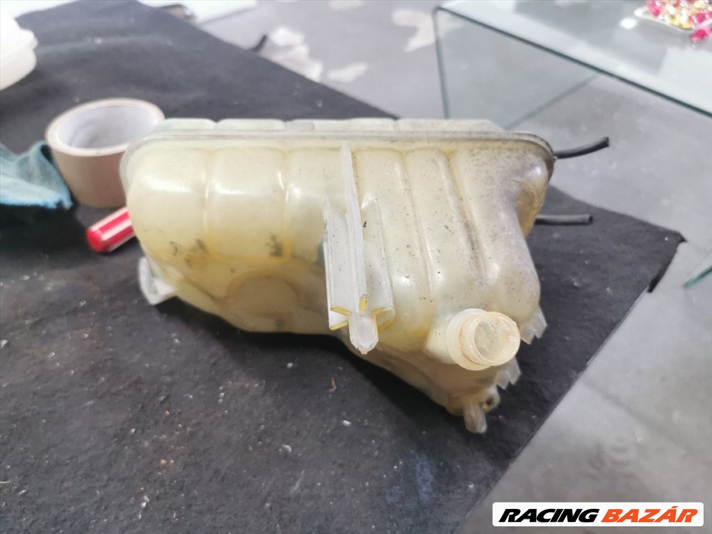Citroën C5 II Tourer HDi 110 FAP Kiegyenlítő Tartály  4. kép
