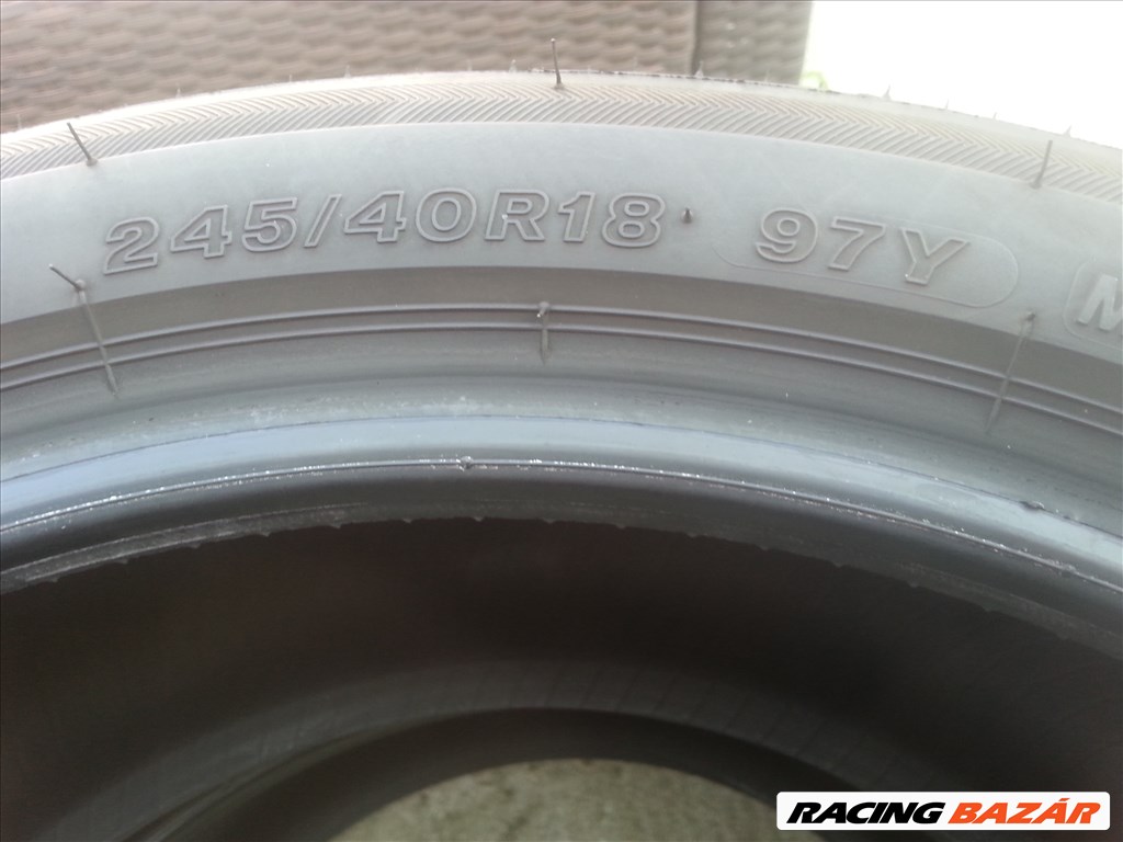  225/45R18 és 245/40R18 Bridgestone két széles nyári gumi garnitúra 8. kép