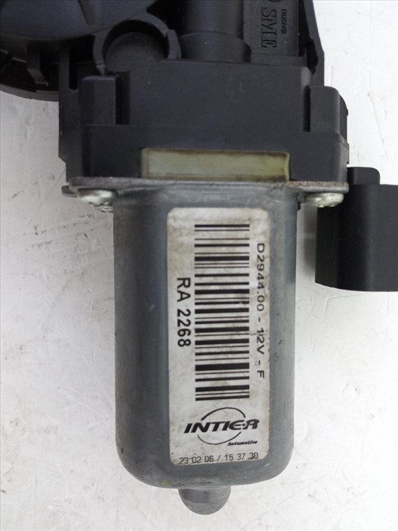 Alfa Romeo 159 bal hátsó ablakemelő motor D2944.00RA2268 2. kép
