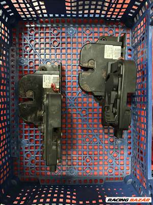 Mercedes Vito 639 hátsó ajtó zár felfele nyíló