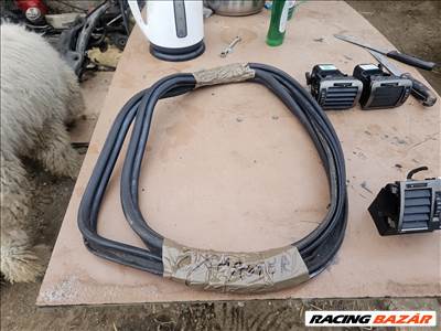 Skoda Superb I Csomagtérajtó gumikéder 