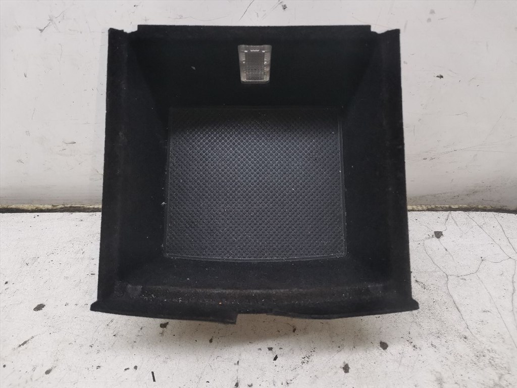 VW TOUAREG (7LA/ 7L6/ 7L7) 2.5 R5 TDI Hátsó Tároló Rekesz #31616# 7L6863284 1. kép