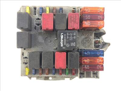 Gyári bontott biztosítékdoboz Alfa 147 1,9JTD 51742420