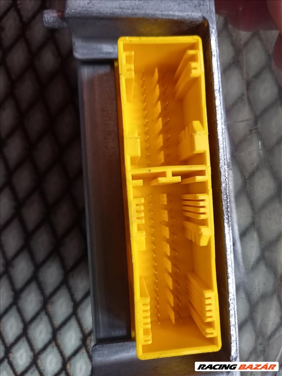 Mitsubishi Outlander II, Citroën C-Crosser légzsák indító elektronika p8635a053 4. kép