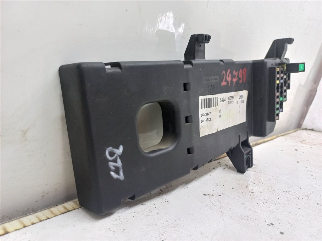 OPEL SIGNUM 2.2 direct Biztosítéktábla Utastér #24798# 24443147 2. kép