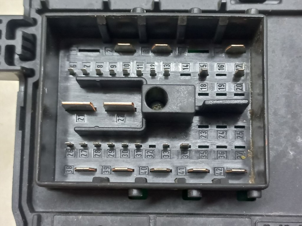 OPEL SIGNUM 2.2 direct Biztosítéktábla Utastér #24798# 24443147 9. kép