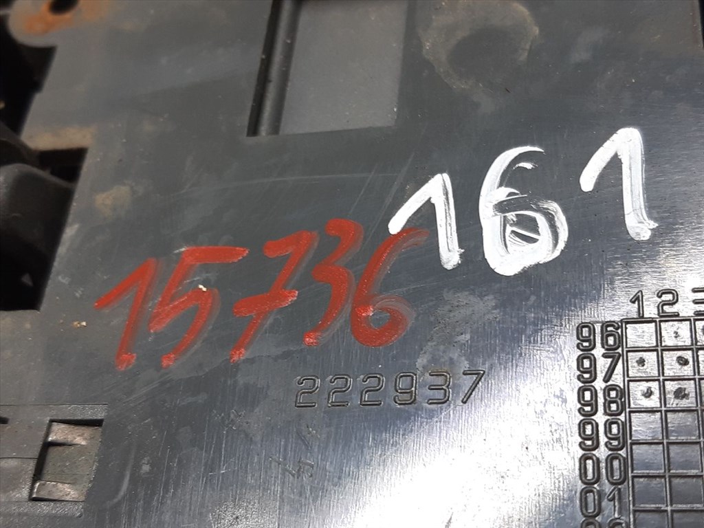 FIAT PUNTO (176_) 55 1.1 Első Hamutartó #15731# 222937 9. kép