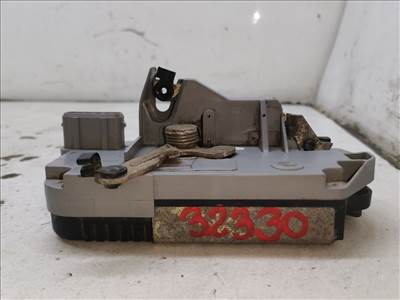 PEUGEOT 406 (8B) 1.8 16V Jobb hátsó Ajtózár #32330#