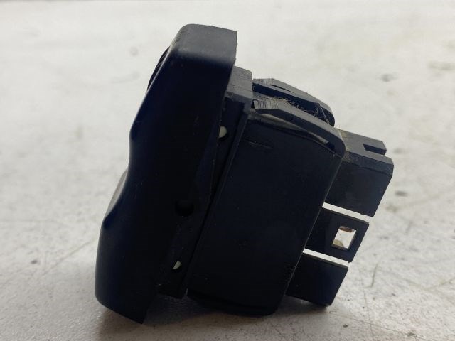 DACIA LOGAN Jobb első Ablakemelő Kapcsoló 2. kép