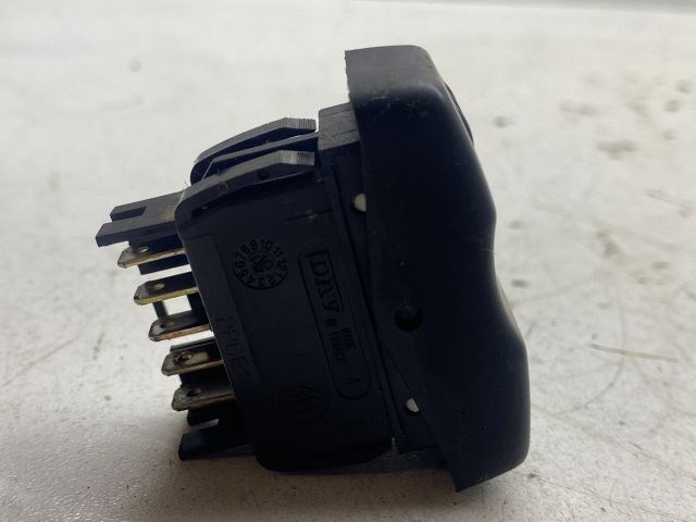 DACIA LOGAN Jobb első Ablakemelő Kapcsoló 3. kép