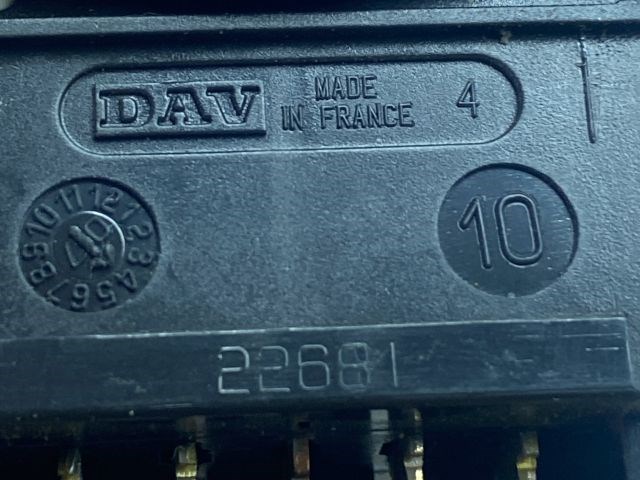 DACIA LOGAN Jobb első Ablakemelő Kapcsoló 5. kép