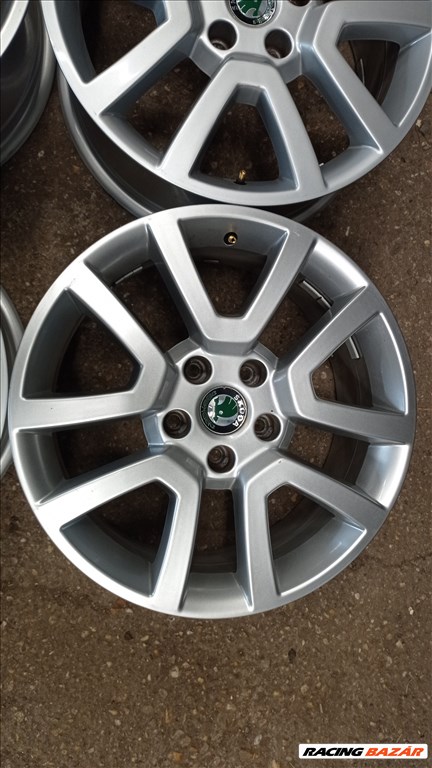  5x112 lyukosztású 7JJ 17" használt (gyári felni) alufelni 3. kép