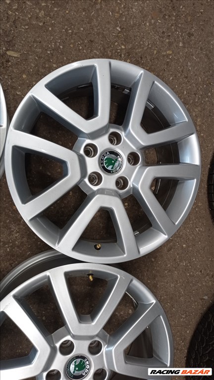  5x112 lyukosztású 7JJ 17" használt (gyári felni) alufelni 4. kép