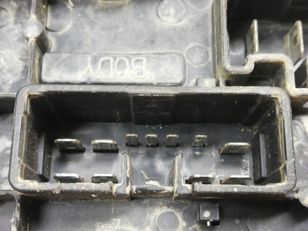 SUZUKI FORENZA 2.0 Biztosítéktábla Motortér #9828# 7. kép