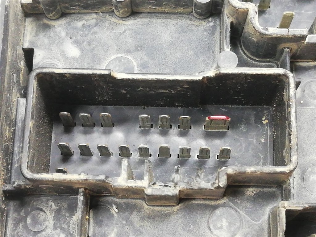 SUZUKI FORENZA 2.0 Biztosítéktábla Motortér #9828# 9. kép