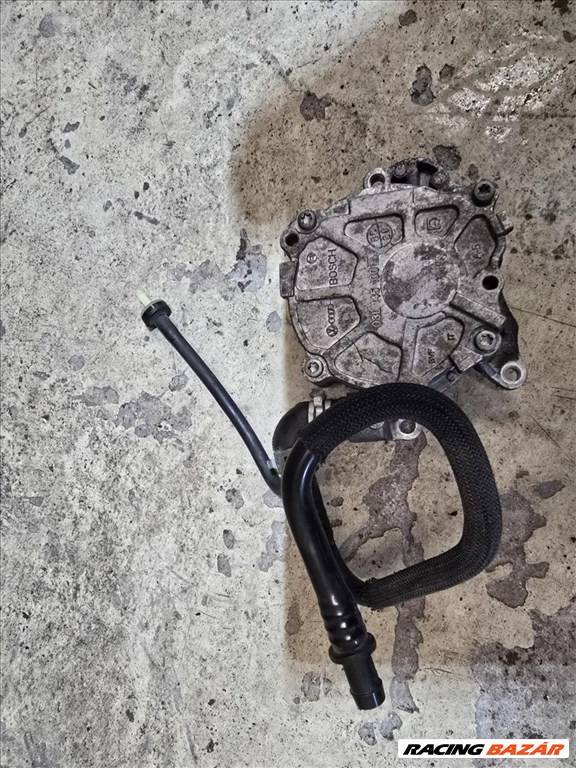 Audi A4 (B8 - 8K), Audi A5 (B8 - 8T), Audi A6 (C6 - 4F), Audi Q5 (8R) CAHA/CAGA vákumpumpa 03l145100 1. kép