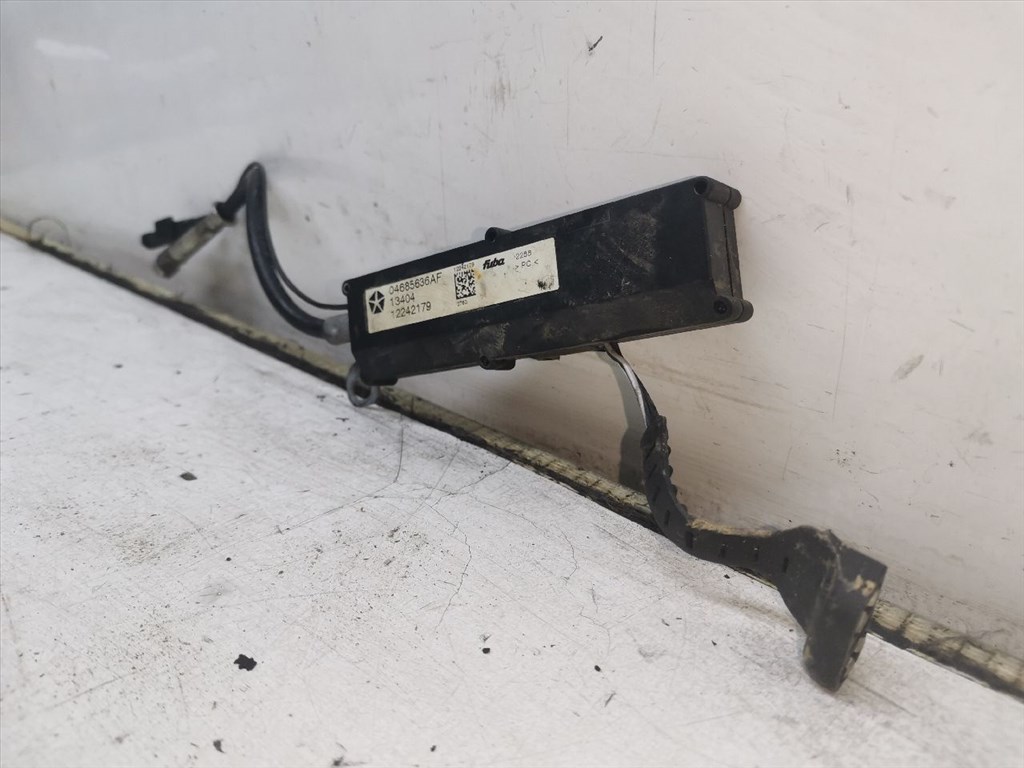 CHRYSLER VOYAGER IV (RG/ RS) 2.5 CRD Antenna Erősítő #30827# 04685636AF 2. kép
