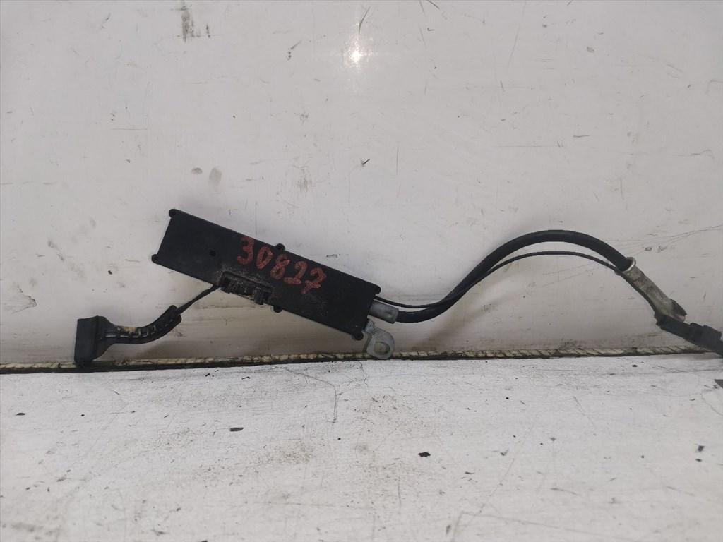 CHRYSLER VOYAGER IV (RG/ RS) 2.5 CRD Antenna Erősítő #30827# 04685636AF 5. kép