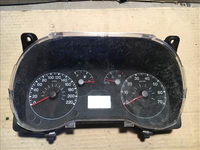 Fiat Grande Punto benzines bontott óracsoport