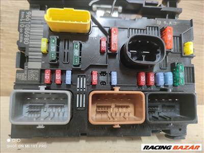 Peugeot 207 motortéri biztosítéktábla  9661086980