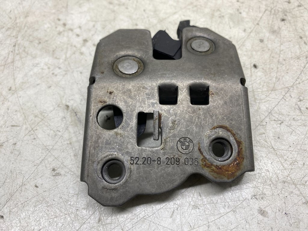 BMW 3 - IV (E46) 316 i Bal hátsó Ülés Rögzítő #20618# 8209035 7. kép