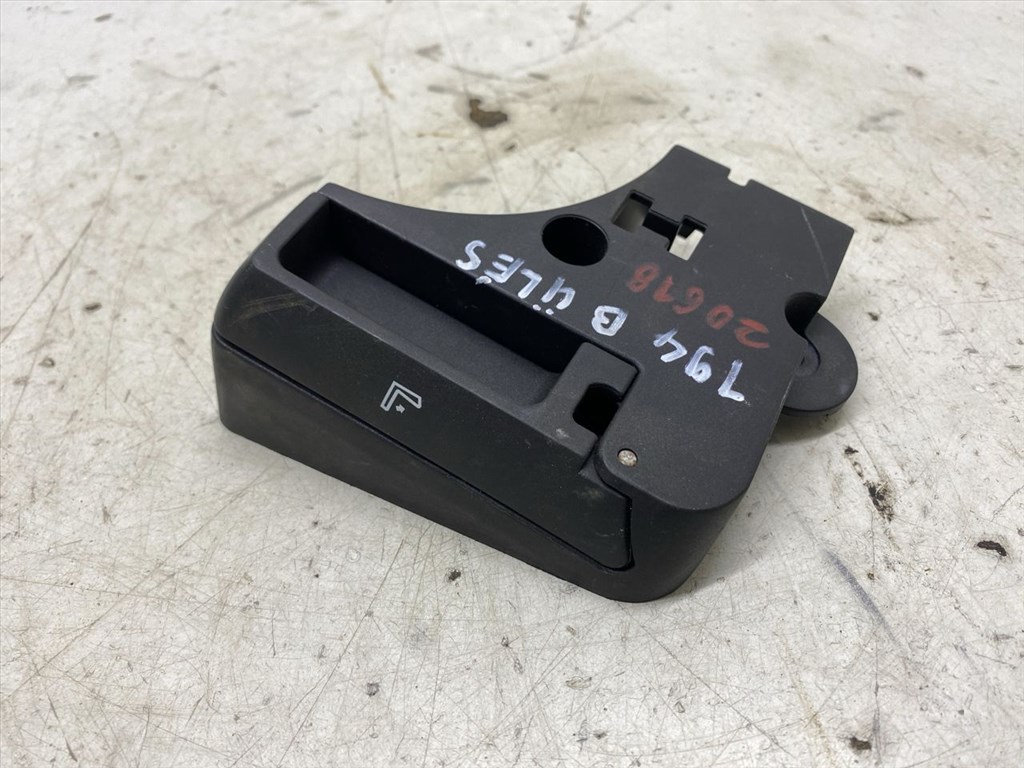 BMW 3 - IV (E46) 316 i Bal hátsó Ülés Rögzítő #20618# 8209035 12. kép