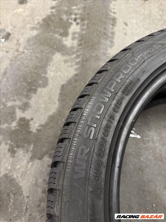 225/4517" új Nokian téli gumi  4. kép