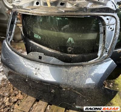 Renault Zoe csomagtérajtó KICSI HORPADÁS (szerelvények nélkül