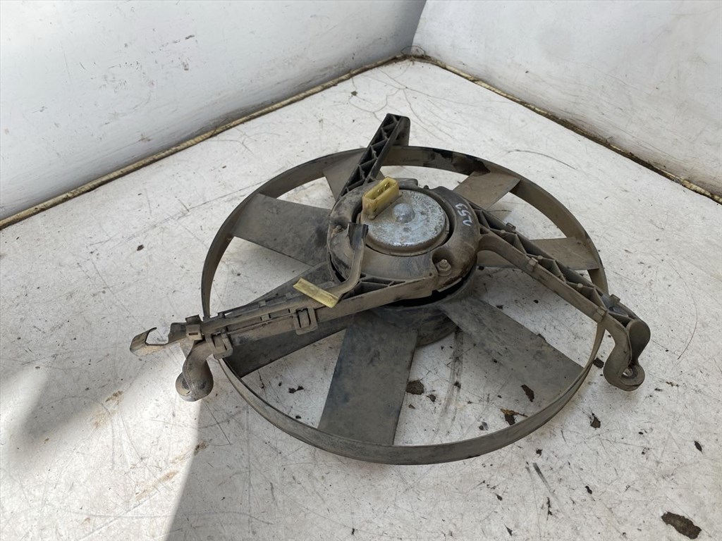 VW POLO (6N1) 45 1.0 Hűtőventilátor #27744# 6N0121209 3. kép