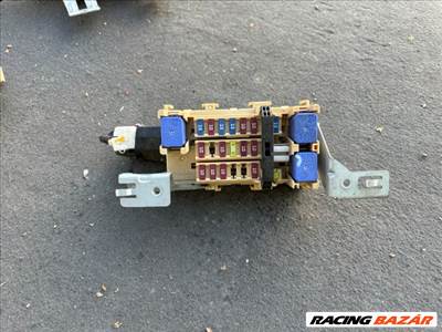 Nissan Juke I NISSAN JUKE Biztosítéktábla Utastér