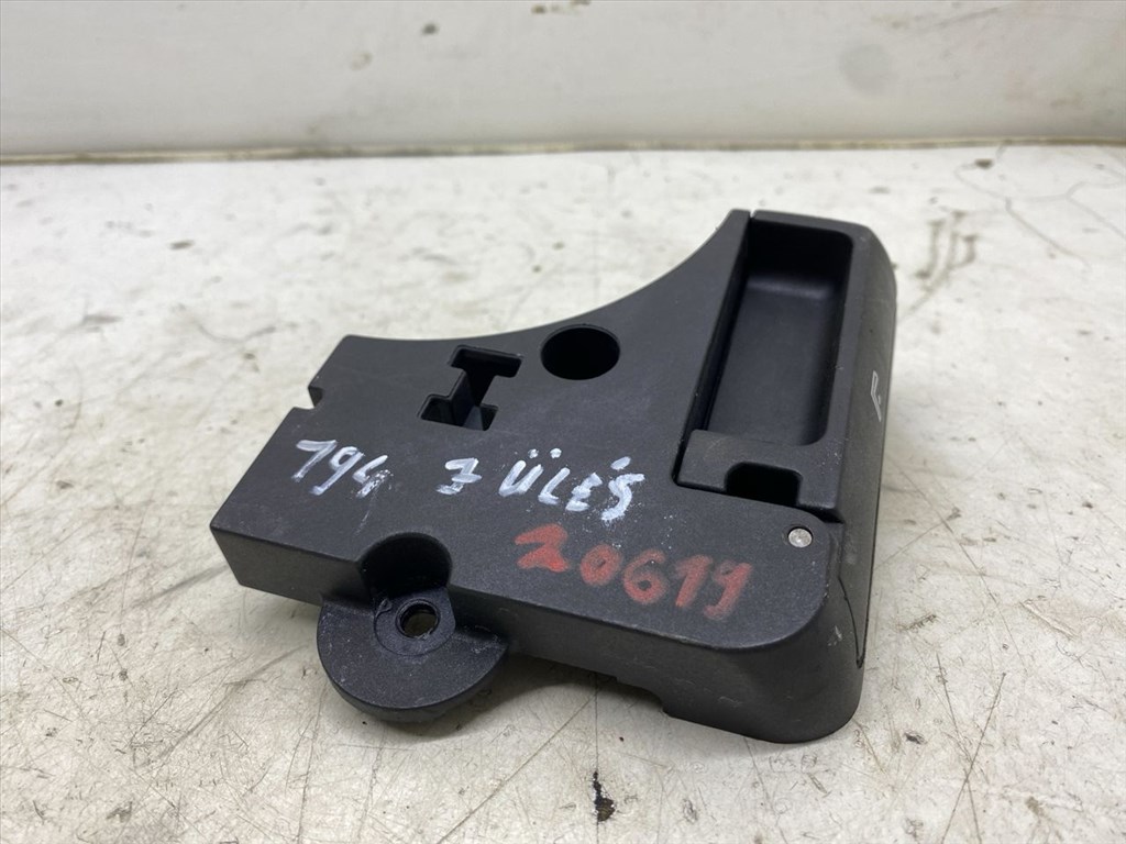 BMW 3 - IV (E46) 316 i Jobb hátsó Ülés Rögzítő #20619# 8209036 12. kép