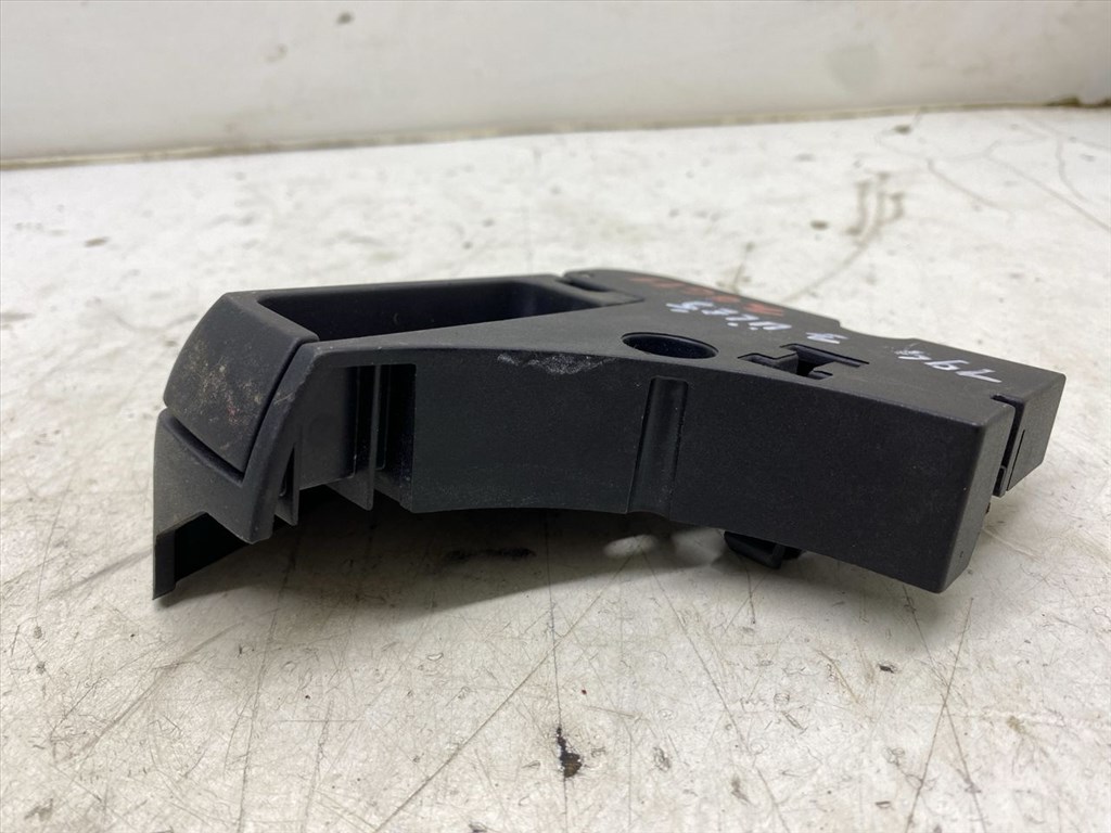 BMW 3 - IV (E46) 316 i Jobb hátsó Ülés Rögzítő #20619# 8209036 13. kép