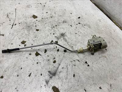 VW PASSAT Variant VI (3C5) 2.0 TDI 16V Központizár Motor Tankajtó #30016# 3C0810773A