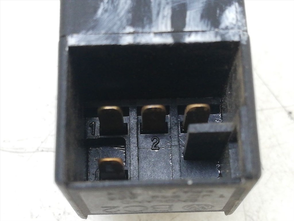 VW PASSAT V (3B2) 1.6 Jobb hátsó Ablakemelő Kapcsoló #10577# 1J0959855 6. kép