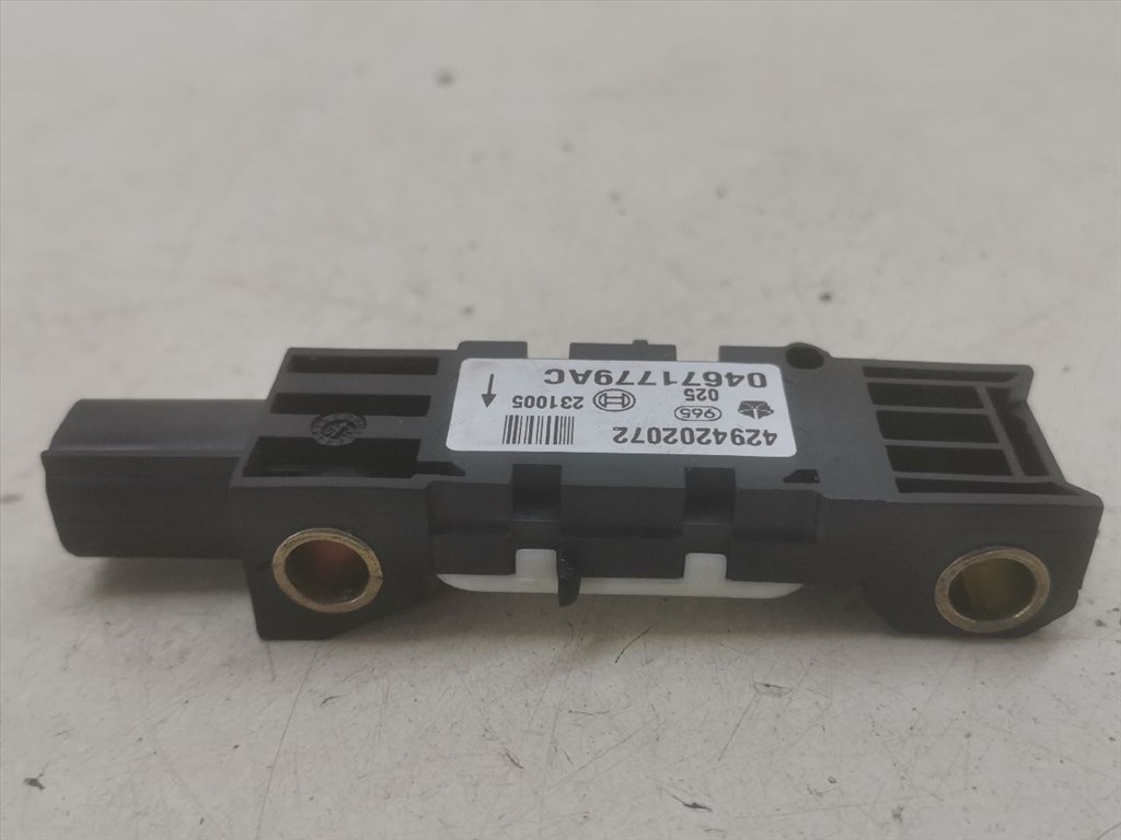 CHRYSLER SEBRING (JR) 2.4 Jobb első Oldal Ütközés Érzékelő #23607# 04671779AC 4. kép