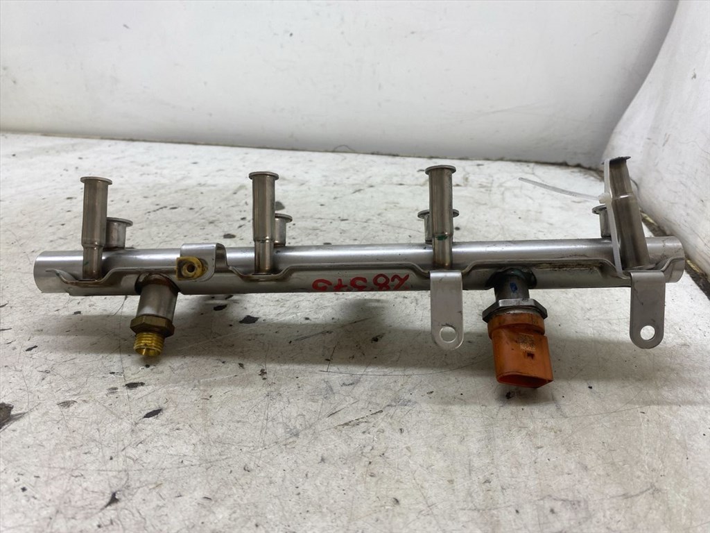 AUDI A4 IV (8K2/ B8) 1.8 TFSI Porlasztó Sor / Híd #28375# 06J133317M 3. kép