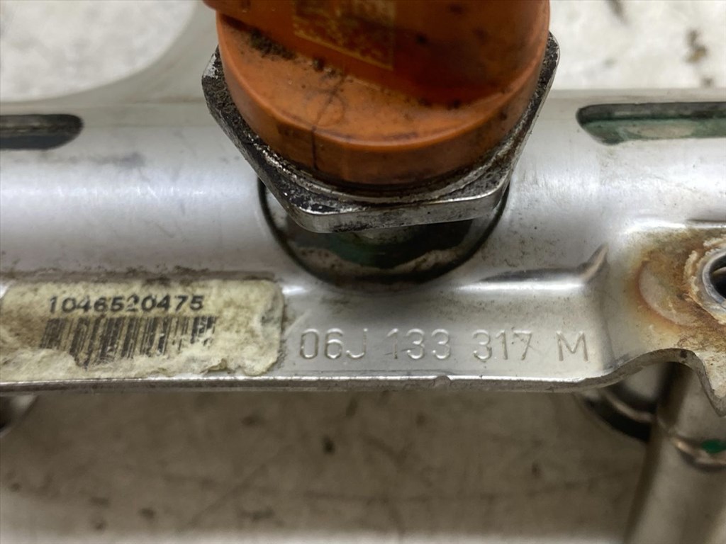 AUDI A4 IV (8K2/ B8) 1.8 TFSI Porlasztó Sor / Híd #28375# 06J133317M 7. kép