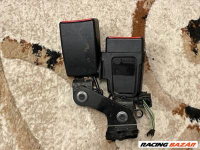 Audi Q3 (8U) AUDI Q3 Hátsó középső Biztonsági Öv Csat 4g0857739a