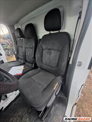 Renault Trafic III vezetőülés 